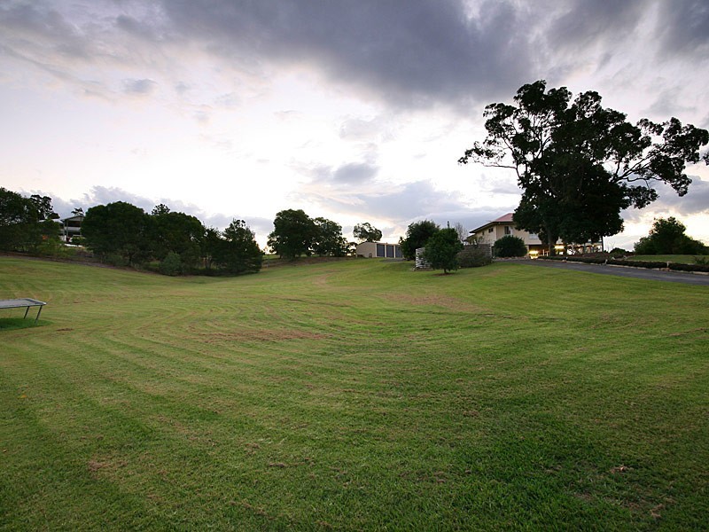 25 Willem Drive, Draper QLD 4520