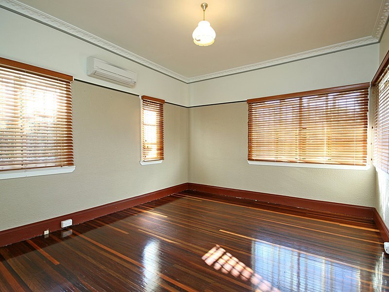 2 Piddington Street, Ashgrove QLD 4060