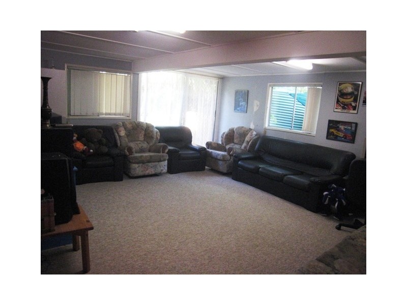 21 Gordon Road, Ferny Hills QLD 4055