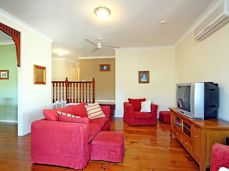 12 Fleetwood Court, Ferny Hills QLD 4055