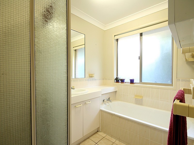 2 Dena Street, Ferny Hills QLD 4055