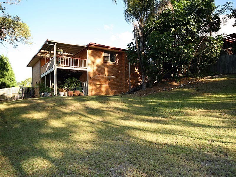 2 Dena Street, Ferny Hills QLD 4055