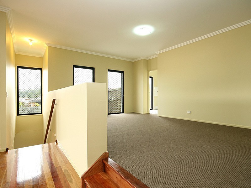 11 Pickering Place, Upper Kedron QLD 4055