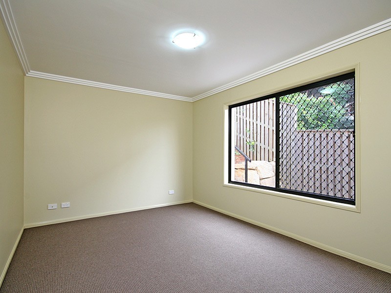 11 Pickering Place, Upper Kedron QLD 4055