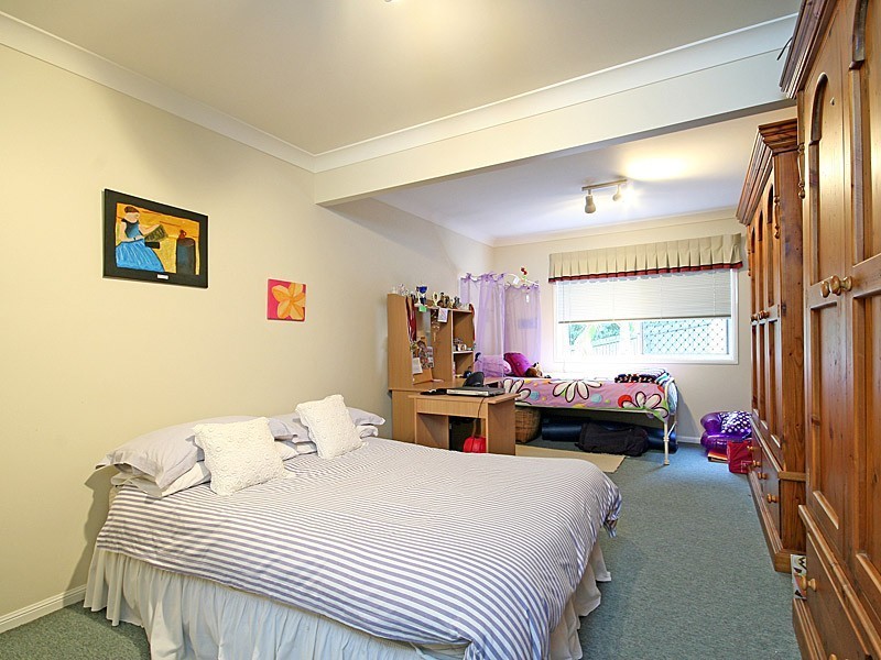 23 Lynwood Court, Ferny Hills QLD 4055