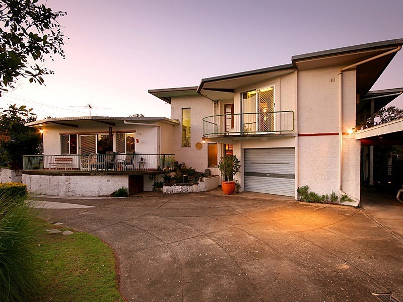15 Penambul Crescent, Ferny Hills QLD 4055
