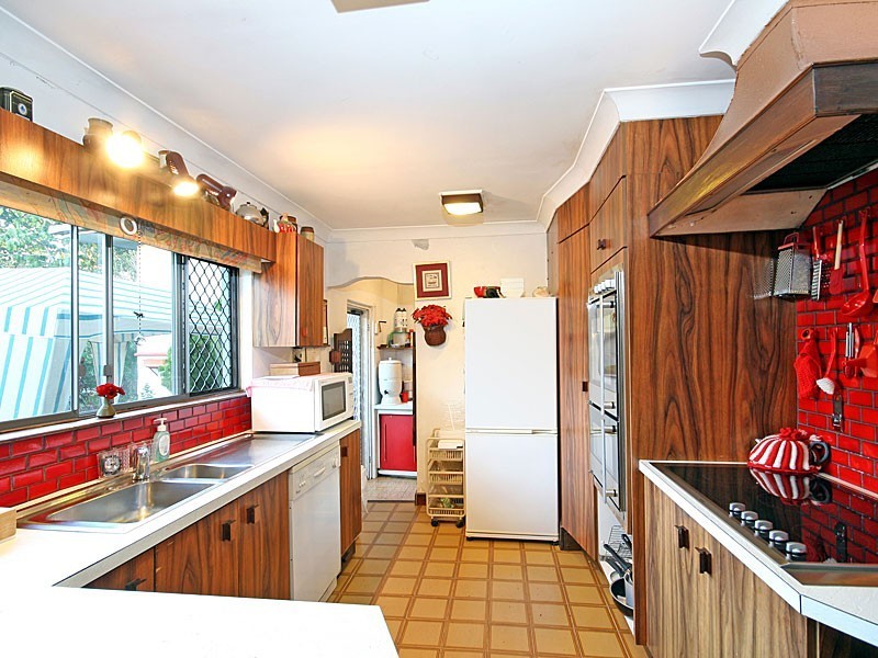 15 Penambul Crescent, Ferny Hills QLD 4055