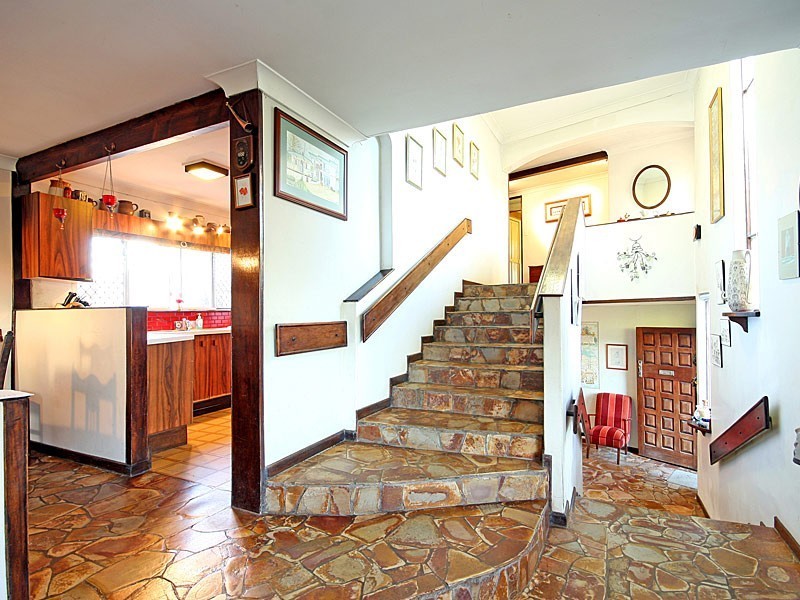15 Penambul Crescent, Ferny Hills QLD 4055