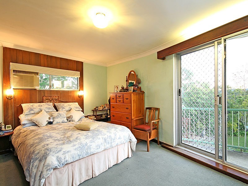 15 Penambul Crescent, Ferny Hills QLD 4055