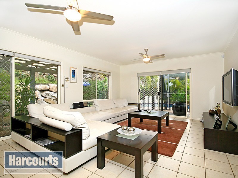 85 Selkirk Crescent, Upper Kedron QLD 4055