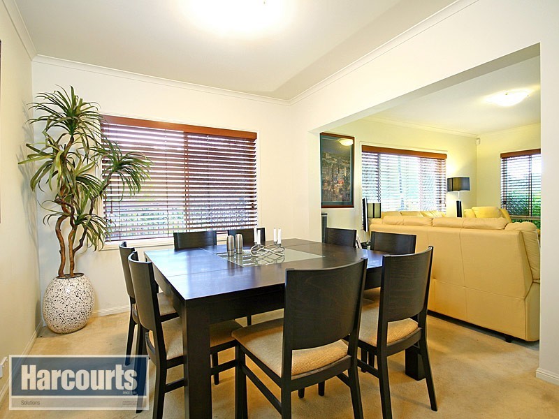 85 Selkirk Crescent, Upper Kedron QLD 4055