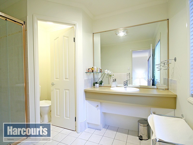 85 Selkirk Crescent, Upper Kedron QLD 4055