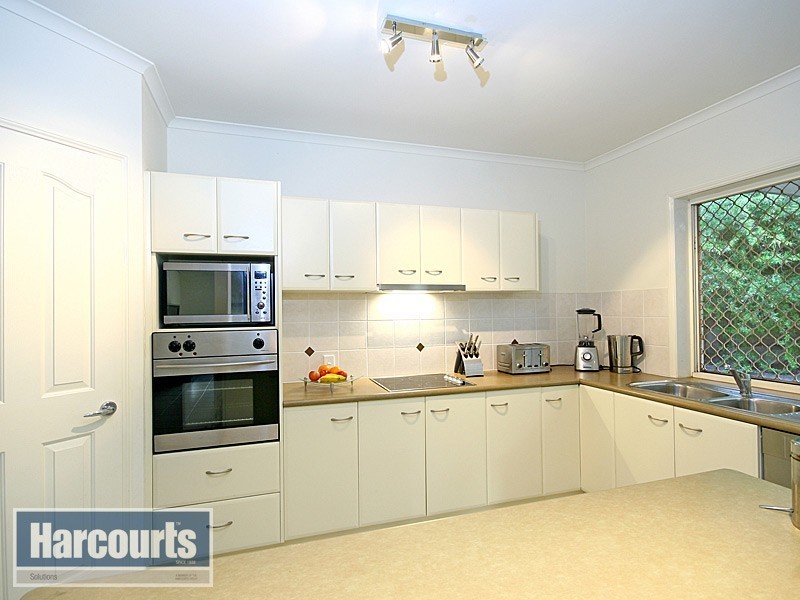 85 Selkirk Crescent, Upper Kedron QLD 4055