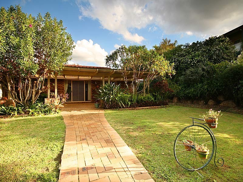 11 Glenwood Place, Ferny Hills QLD 4055