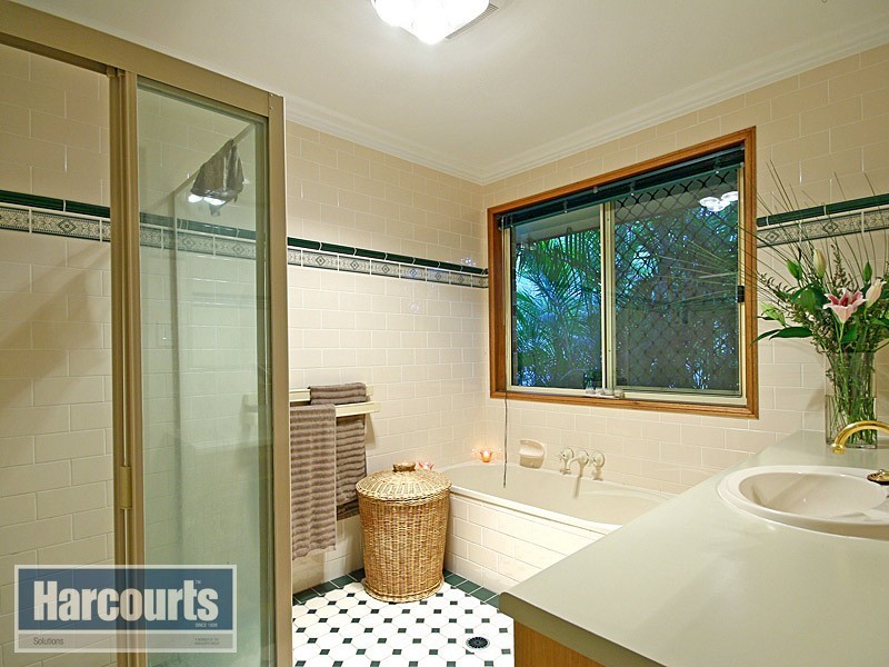 1 Maynard Drive, Bunya QLD 4055