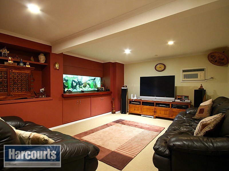 15 Wandearah Crescent, Ferny Hills QLD 4055