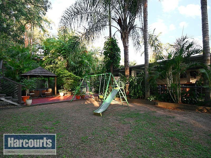 15 Wandearah Crescent, Ferny Hills QLD 4055
