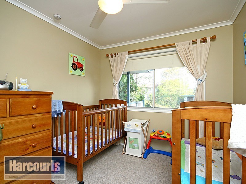 15 Wandearah Crescent, Ferny Hills QLD 4055