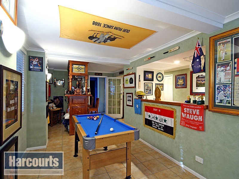 15 Wandearah Crescent, Ferny Hills QLD 4055