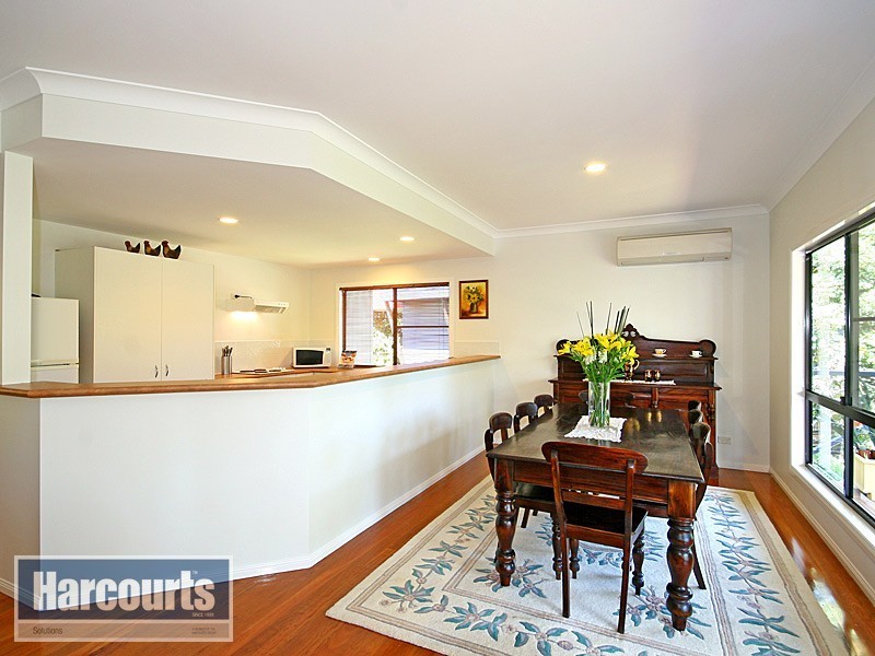 16 Woodburn Place, Ferny Hills QLD 4055