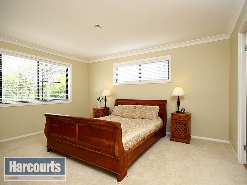 16 Woodburn Place, Ferny Hills QLD 4055