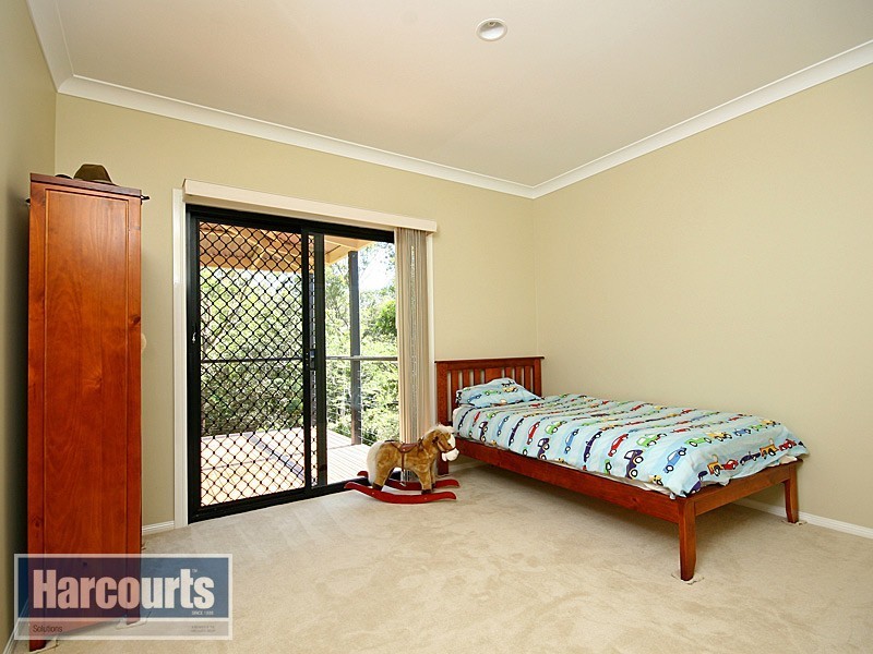 16 Woodburn Place, Ferny Hills QLD 4055