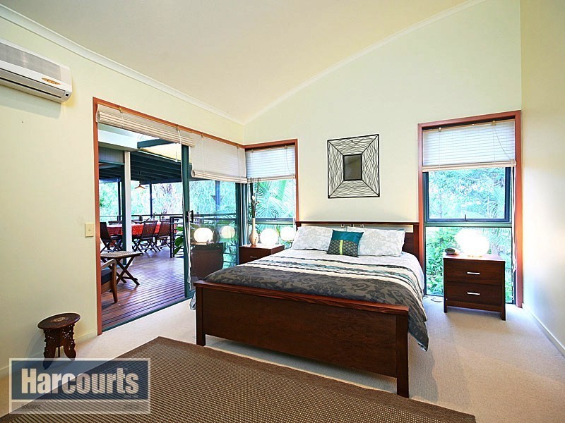 17 Fleetwood Court, Ferny Hills QLD 4055