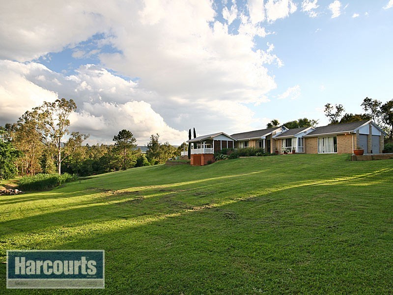 52 Greggs Road, Samford QLD 4520
