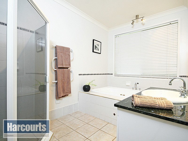 1 Woodrow Court, Ferny Hills QLD 4055