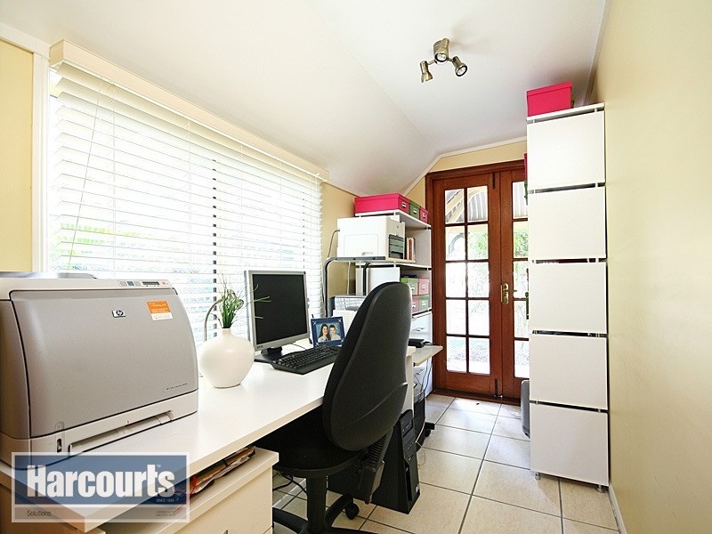 1 Woodrow Court, Ferny Hills QLD 4055