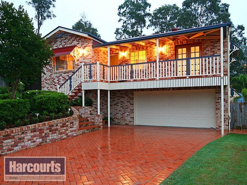 4 Mavis Court, Arana Hills QLD 4054