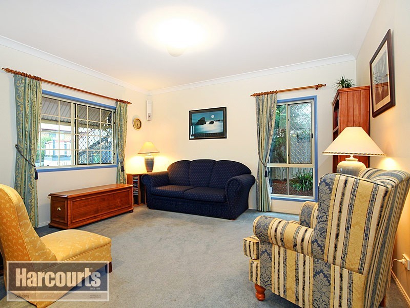 4 Mavis Court, Arana Hills QLD 4054