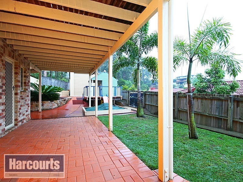4 Mavis Court, Arana Hills QLD 4054