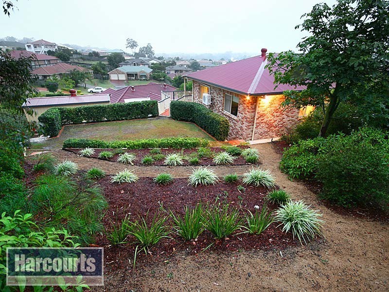 4 Mavis Court, Arana Hills QLD 4054