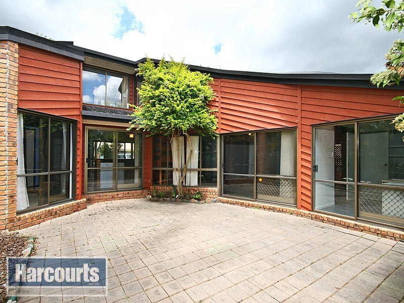 14 Leonarda Drive, Ferny Hills QLD 4055