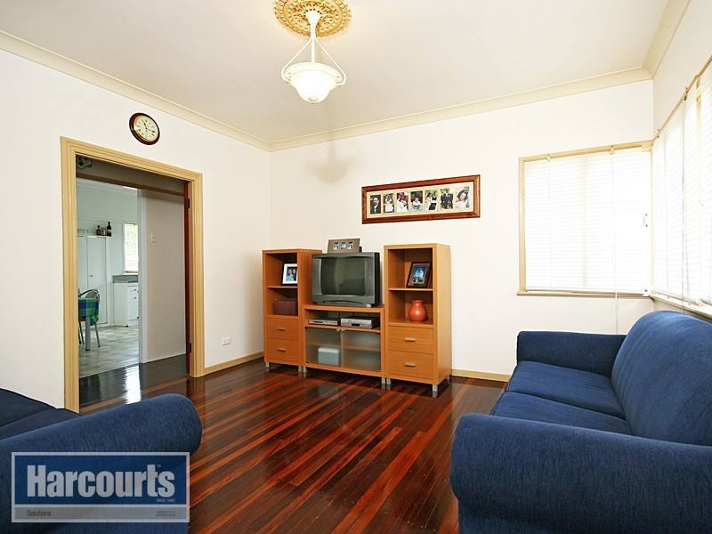 18 Doorey Street, Keperra QLD 4054