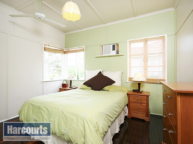 18 Doorey Street, Keperra QLD 4054