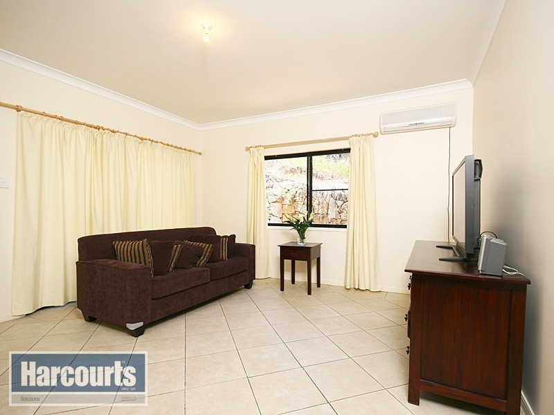 32 Fortrose Place, Ferny Grove QLD 4055