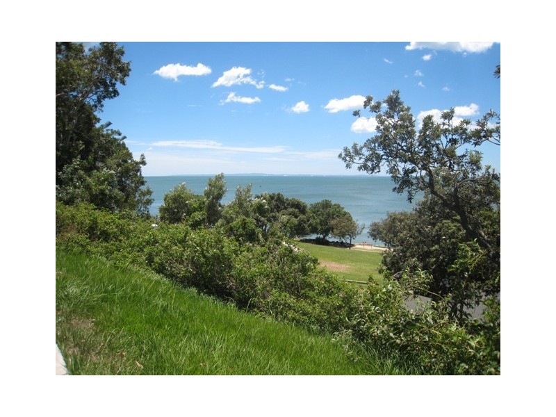 1/1 Caroline Street, Woody Point QLD 4019