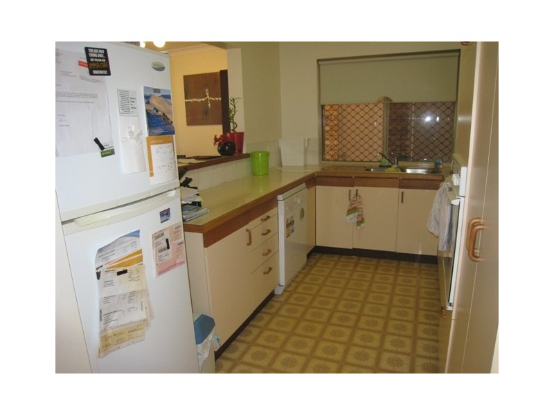 1/1 Caroline Street, Woody Point QLD 4019