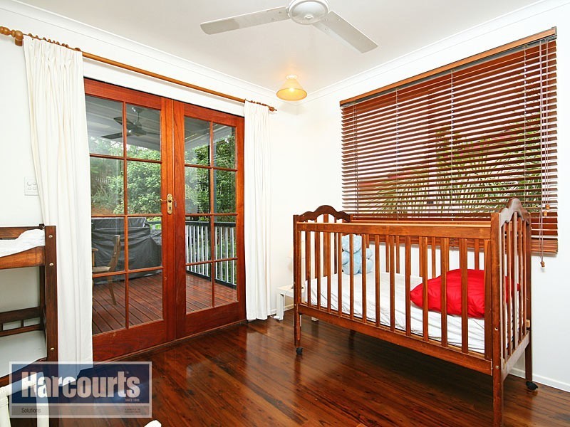 40 Minto Crescent, Arana Hills QLD 4054