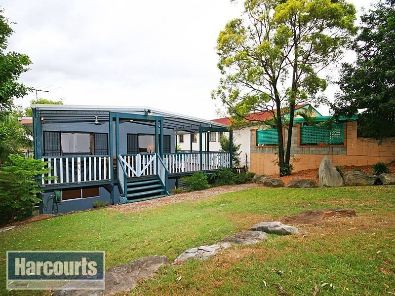 40 Minto Crescent, Arana Hills QLD 4054