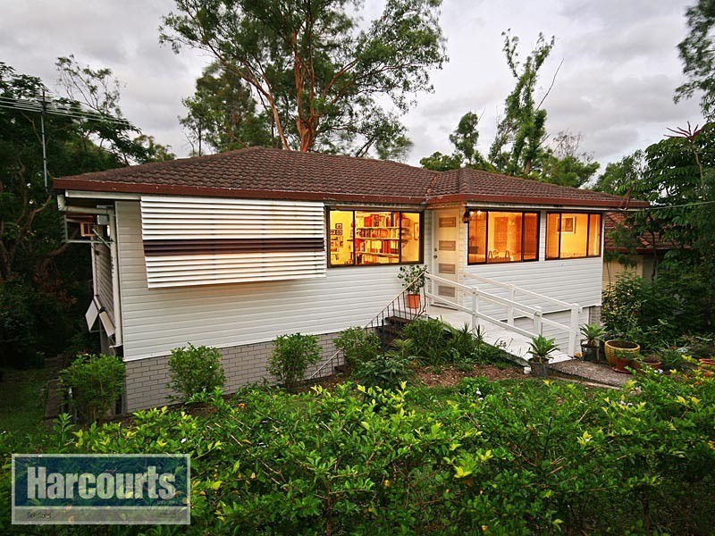 124 Plucks Road, Arana Hills QLD 4054