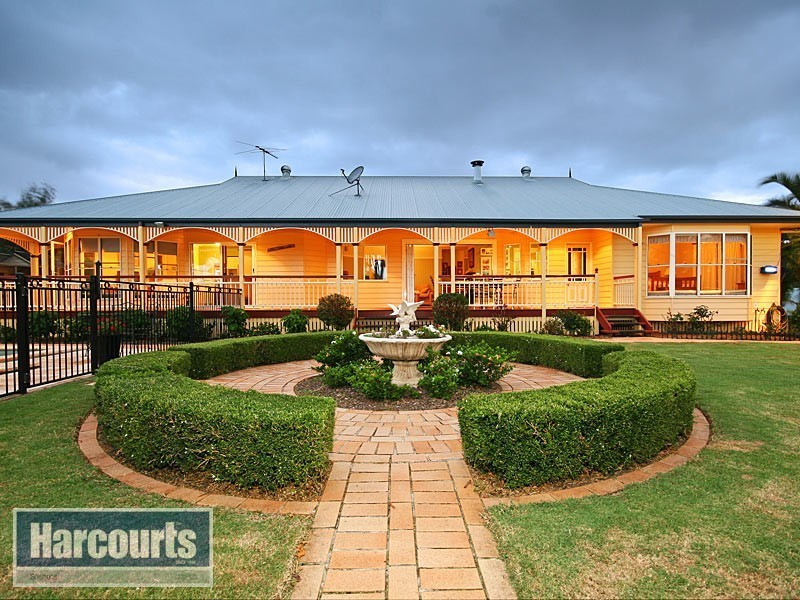 23 Fleetwood Court, Ferny Hills QLD 4055