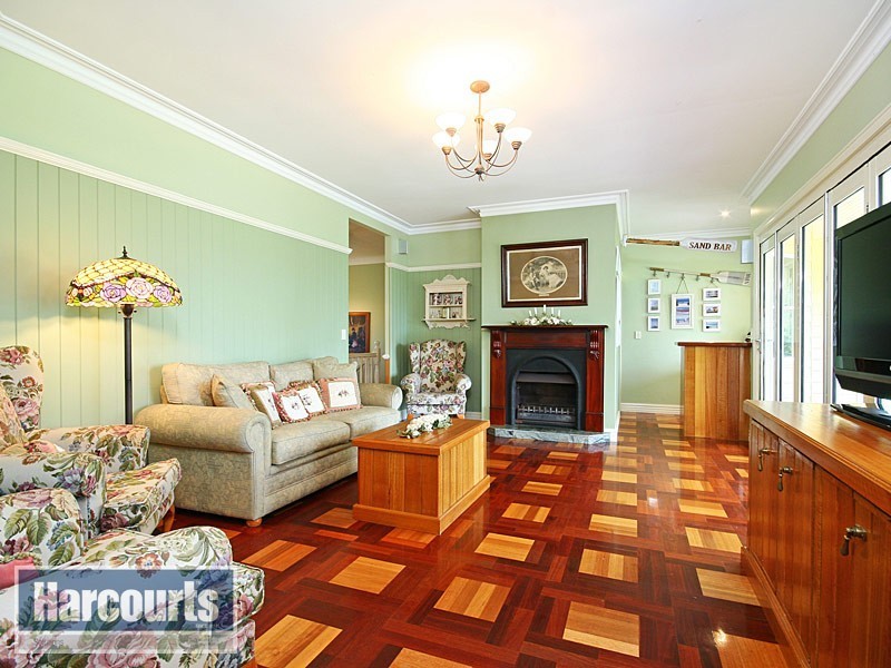 23 Fleetwood Court, Ferny Hills QLD 4055