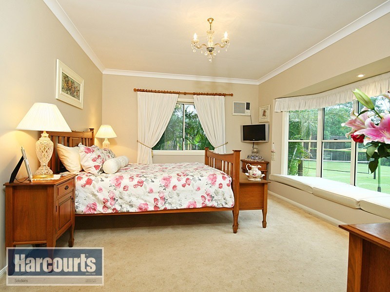 23 Fleetwood Court, Ferny Hills QLD 4055