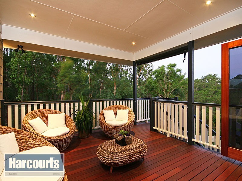 4 Crampton Court, Arana Hills QLD 4054