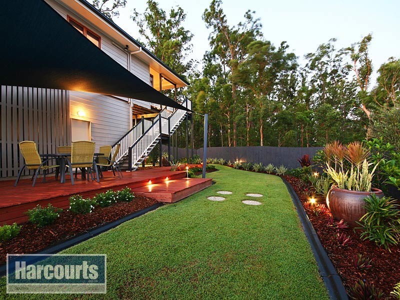 4 Crampton Court, Arana Hills QLD 4054
