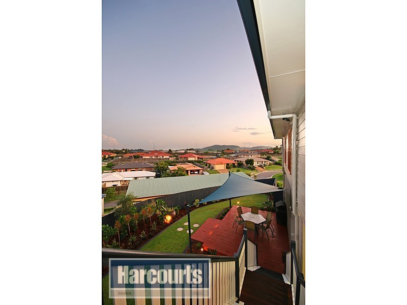 4 Crampton Court, Arana Hills QLD 4054