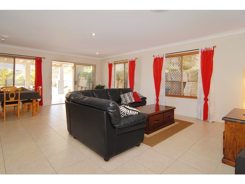 3 Parkwater Close, Upper Kedron QLD 4055